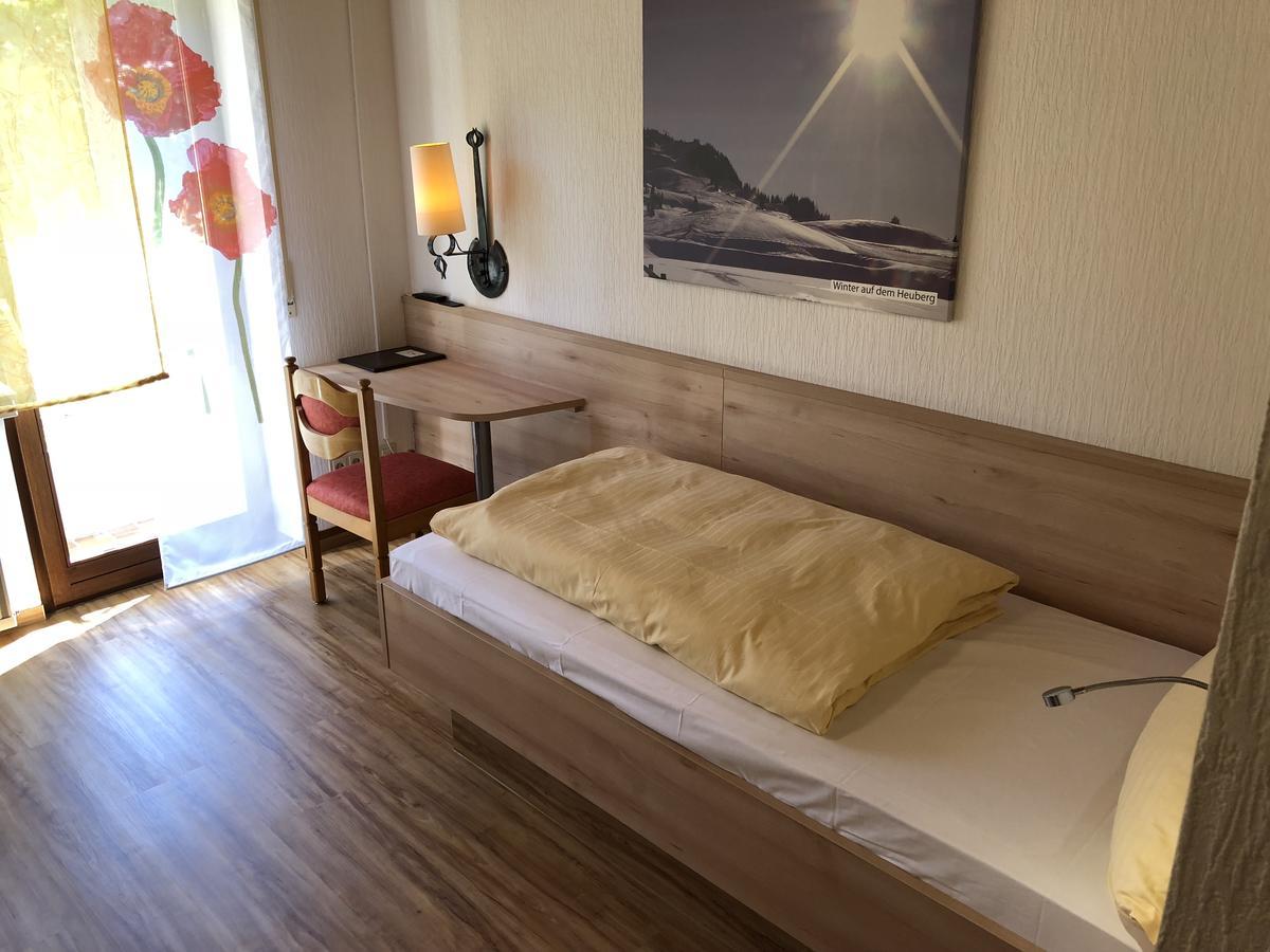 Hotel Heuberger Hof, Wehingen ภายนอก รูปภาพ