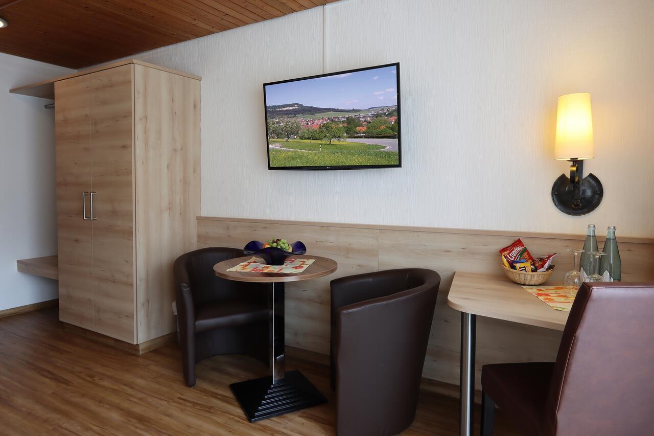 Hotel Heuberger Hof, Wehingen ภายนอก รูปภาพ